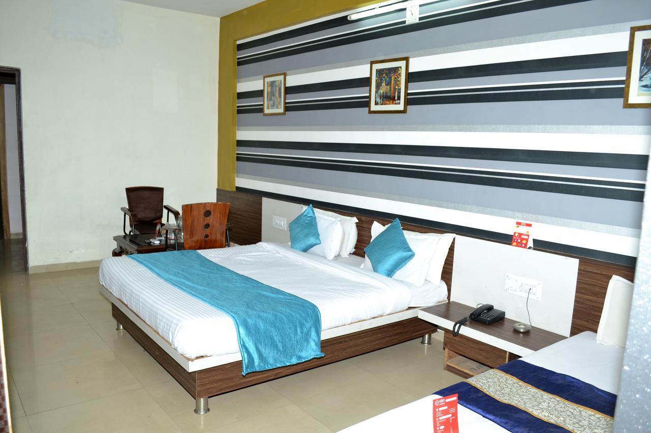 Hotel Neelkanth Residency Gandhinagar Eksteriør bilde