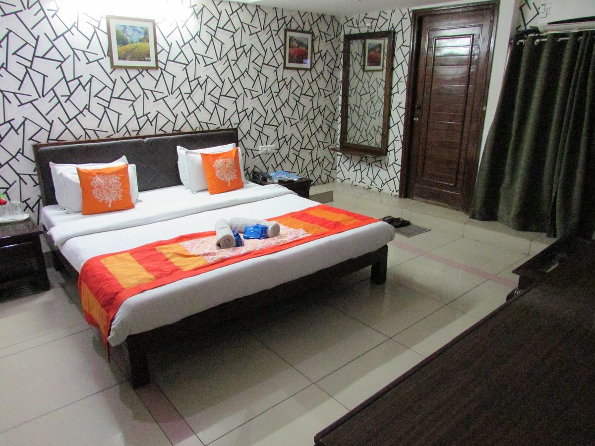 Hotel Neelkanth Residency Gandhinagar Eksteriør bilde