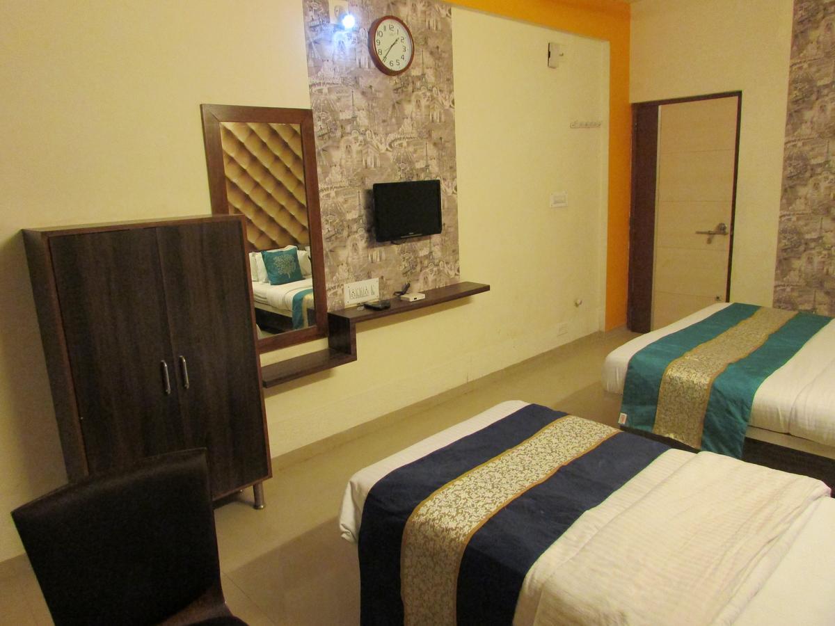 Hotel Neelkanth Residency Gandhinagar Eksteriør bilde