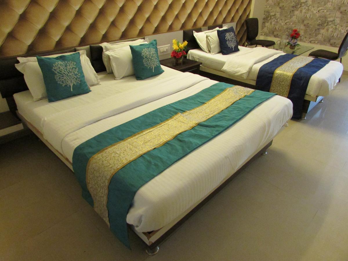 Hotel Neelkanth Residency Gandhinagar Eksteriør bilde